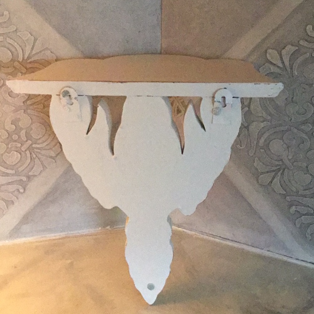 Rustic wooden carved shelve - Picture 2 of 6